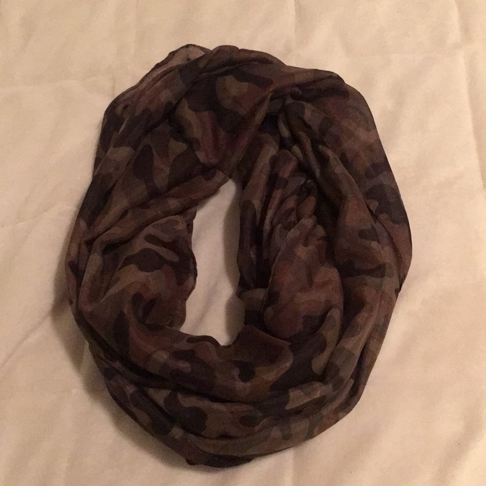 Camo scarf